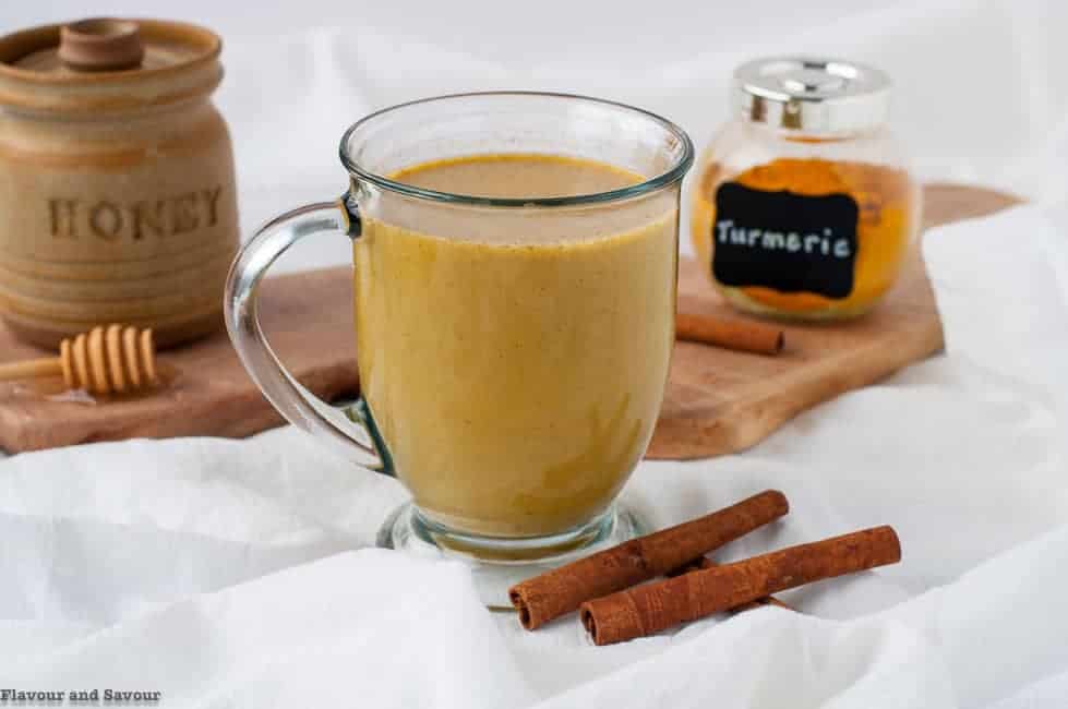 Warm-Turmeric-Cinnamon-Milk-4-la.jpg