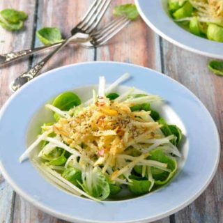 Kohlrabi Salad with Apples and Sprouts |www.flavourandsavour.com