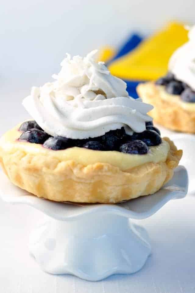 Lemon Tarts made with Paleo Lemon Curd and Whipped Coconut Milk |www.flavourandsavour.com