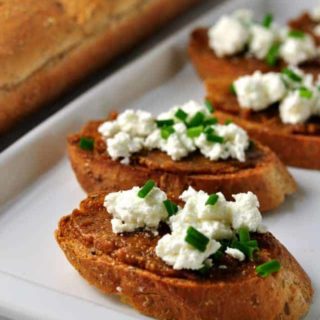 Fig and Goat Cheese Crostini. Fabulous appy for any time of the year. from Flavour and Savour