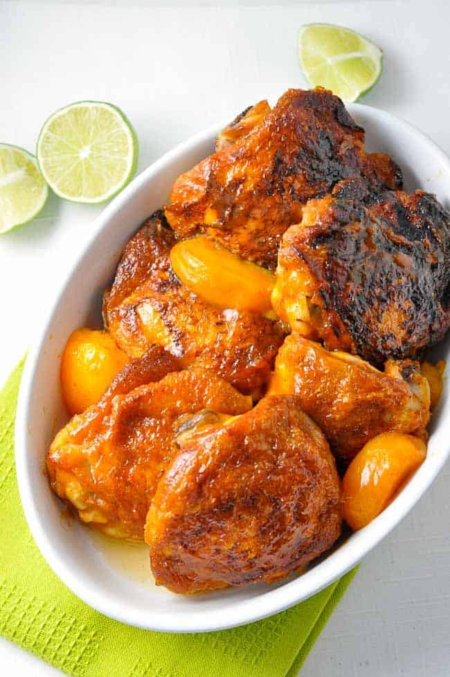 This Easy Chipotle Peach Glazed Chicken needs only 4 ingredients! Crispy chicken with a glaze that’s sweet with a little heat. And it’s paleo too! |www.flavourandsavour.com