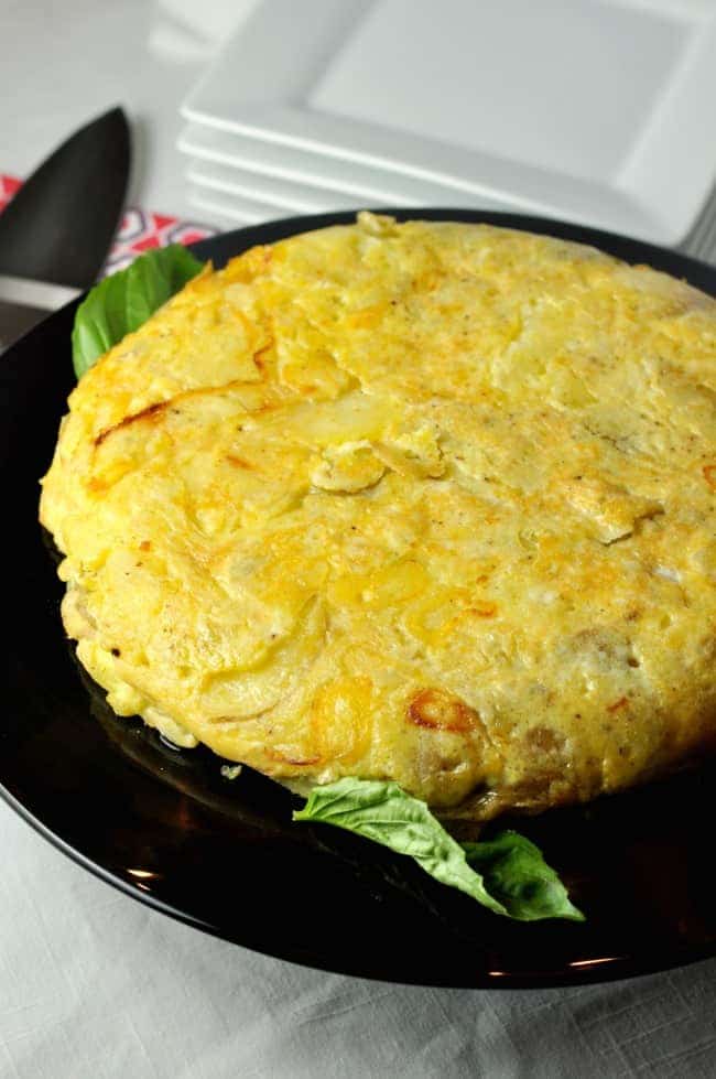 Tortilla Española. A simple Spanish omelette to serve at a tapa party. |www.flavourandsavour.com
