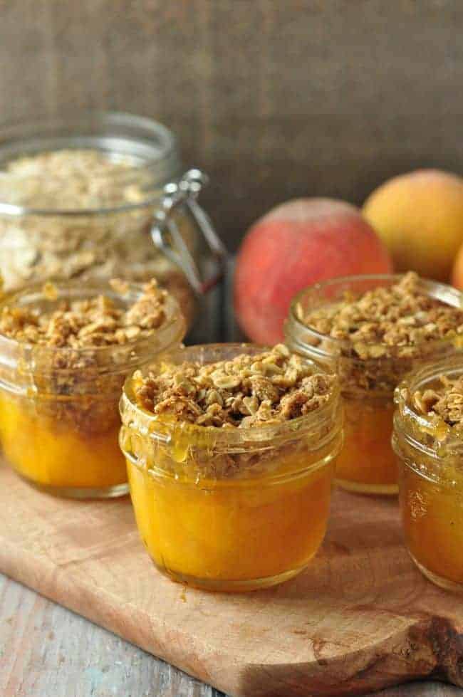 Mason Jar Peach Crisp. Naturally sweet peaches and a crunchy gluten-free topping. Perfect for camping. from Flavour and Savour