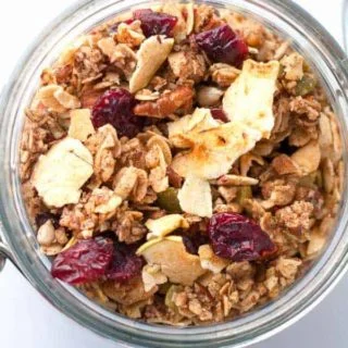 How to Make Cranberry Apple Cinnamon Granola. |www.flavourandsavour.com