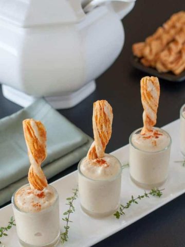 Roasted Cauliflower Soup Shots. For when you just want a taste! Perfect pre-dinner appetizer. |www.flavourandsavour.com