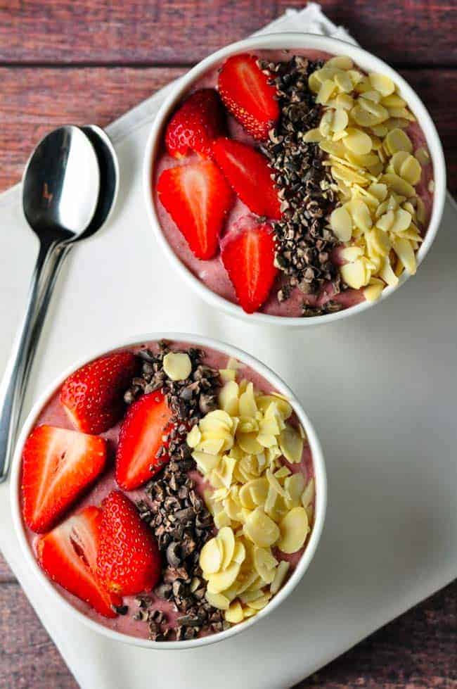 Strawberry Chia Smoothie Bowl