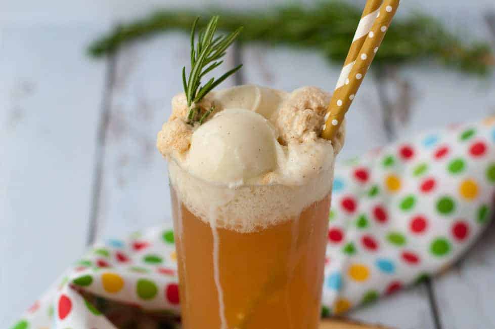 The Ultimate Healthy Kombucha Float. Get a healthy dose of probiotics and enjoy it with your favourite ice cream or gelato. |www.flavourandsavour.com