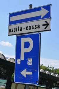 Tips for driving in Italy |www.flavourandsavour.com Where to pay for parking