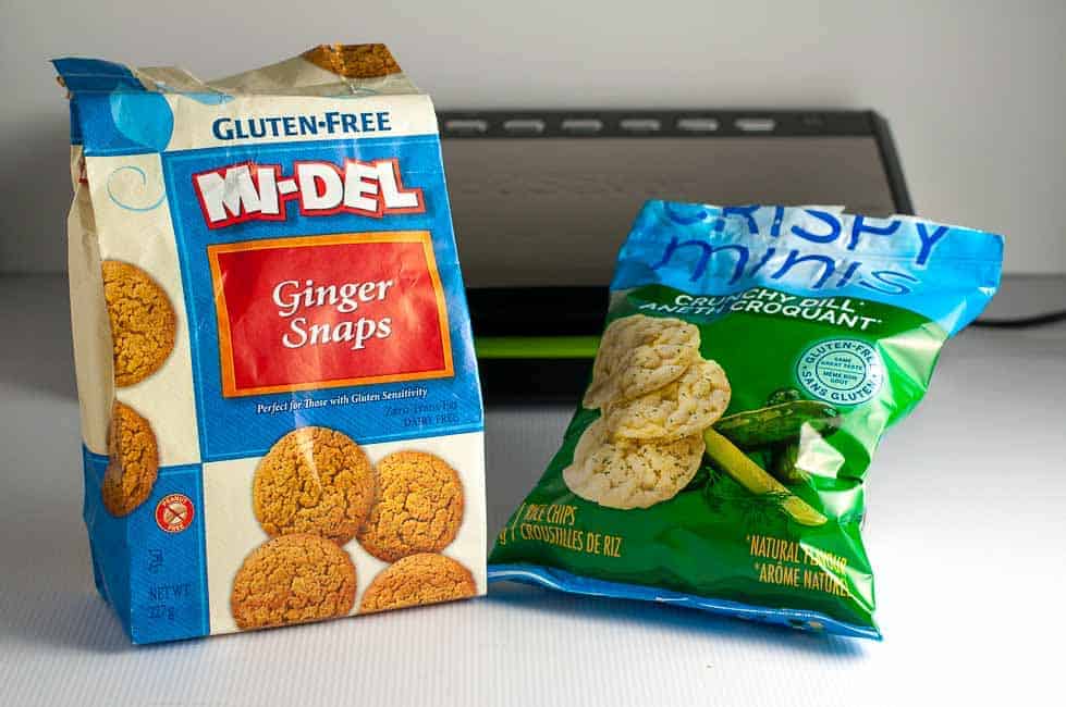 FoodSaver Review. Reseal your snack bags of cracker, chips and cookies to preserve freshness! Love kitchen hacks. |www.flavourandsavour.com