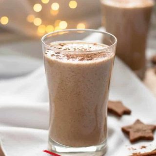Start your fall and winter mornings on a healthy note with this Healthy Chia Gingerbread Smoothie, made with non-dairy milk, chia, hemp and naturally sweetened.
