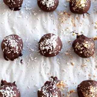 These no-bake Roasted Almond Chocolate Truffles have all the flavour and decadence of a traditional truffle, but they're suitable for your friends and family following paleo, vegan or gluten-free diets.|www.flavourandsavour.com
