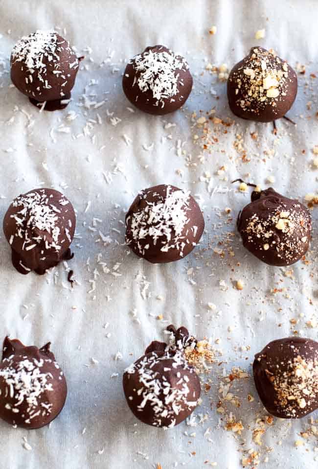 These no-bake Roasted Almond Chocolate Truffles have all the flavour and decadence of a traditional truffle, but they're suitable for your friends and family following paleo, vegan or gluten-free diets.