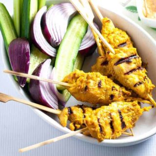 Simple Singapore Chicken Satay with Peanut Dipping Sauce. |www.flavourandsavour.com