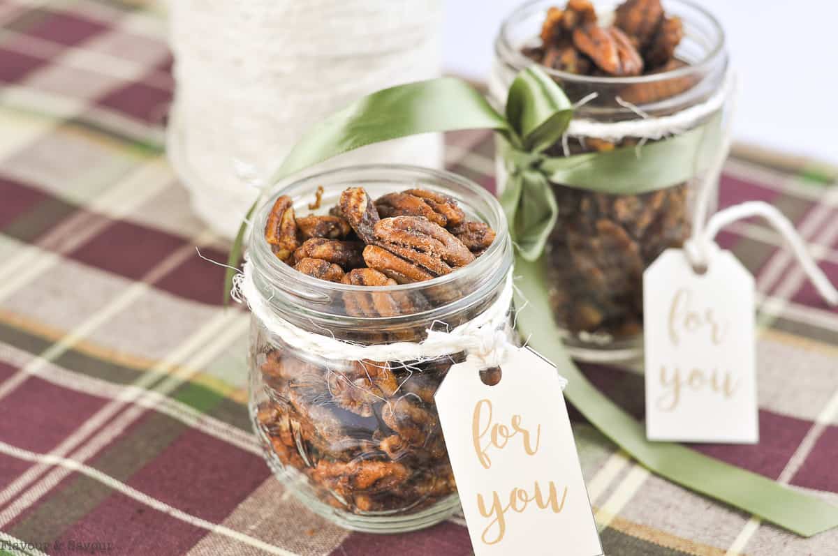 Pumpkin Spice Pecans in gift jars with tags