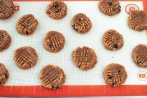 Sugar-Free 4-Ingredient Peanut Butter Cookies - Flavour and Savour