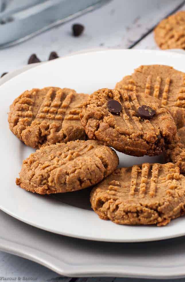 Easiest 4 Ingredient Peanut Butter Cookies Flavour And Savour easiest-4-ingredient-peanut-butter-cookies-flavour-and-savour