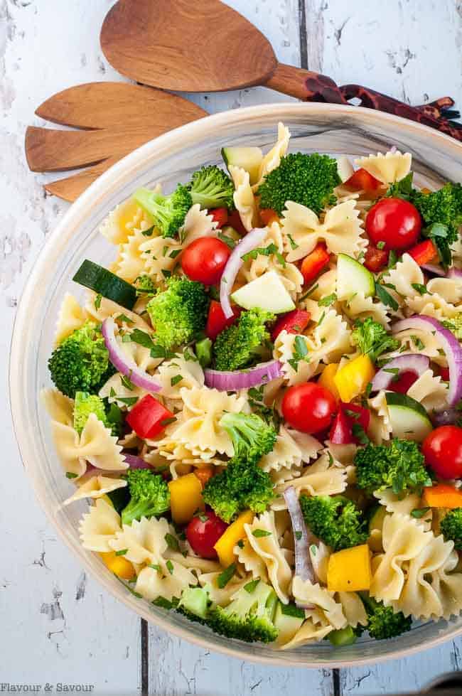 veggie pasta salad Pasta salad vegetarian easy simple veggie healthy ...