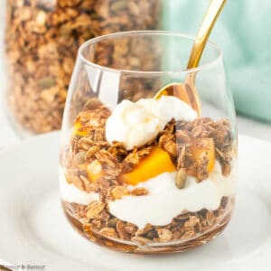 gingerbread spiced granola parfait with yogurt and fresh fruit