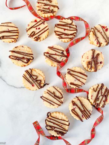 Shortbread cookies with ribbon