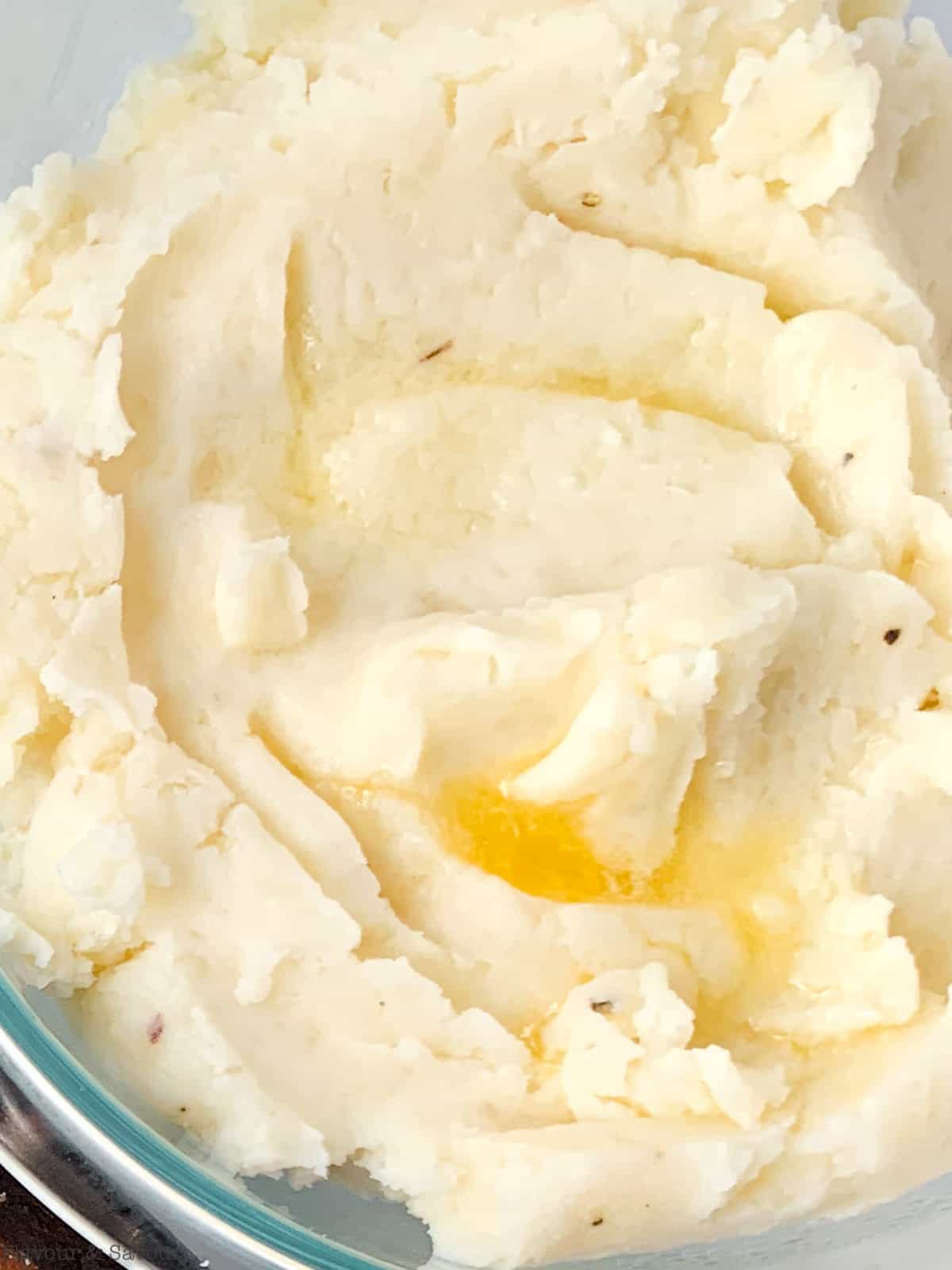 Mashed potatoes with melted butter