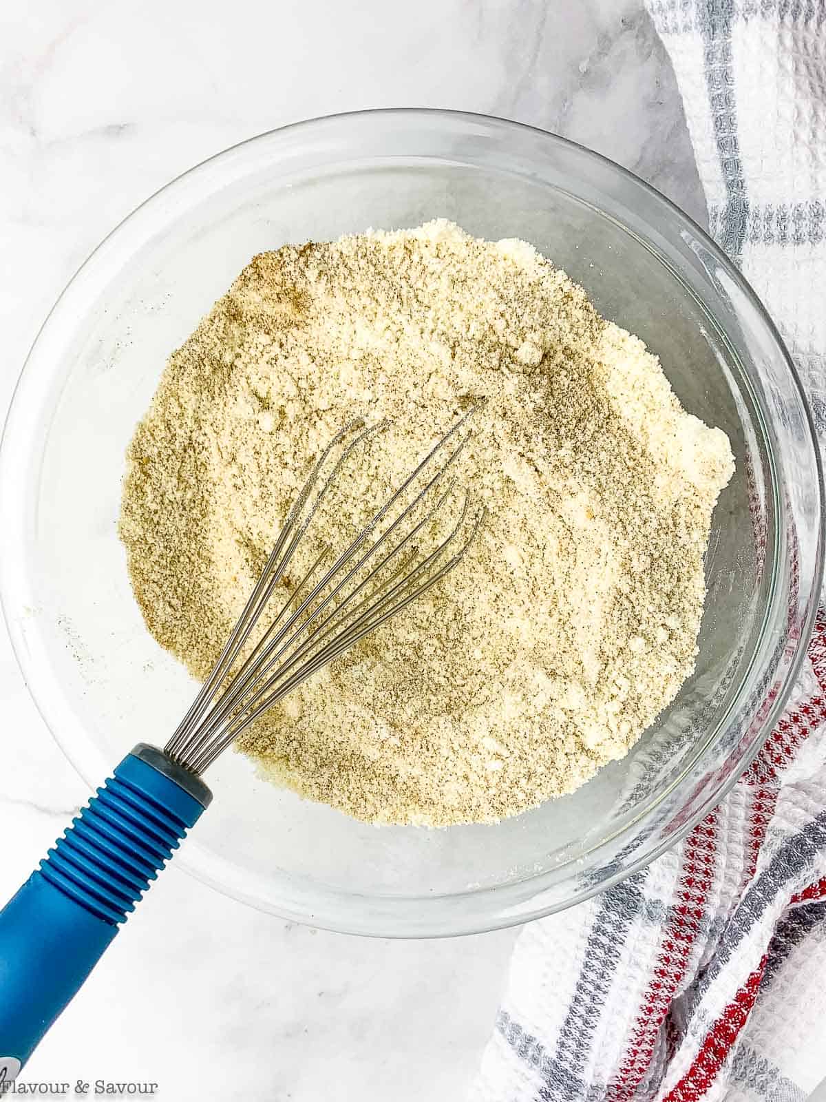 Gingerbread cake dry ingredients in a bowl.