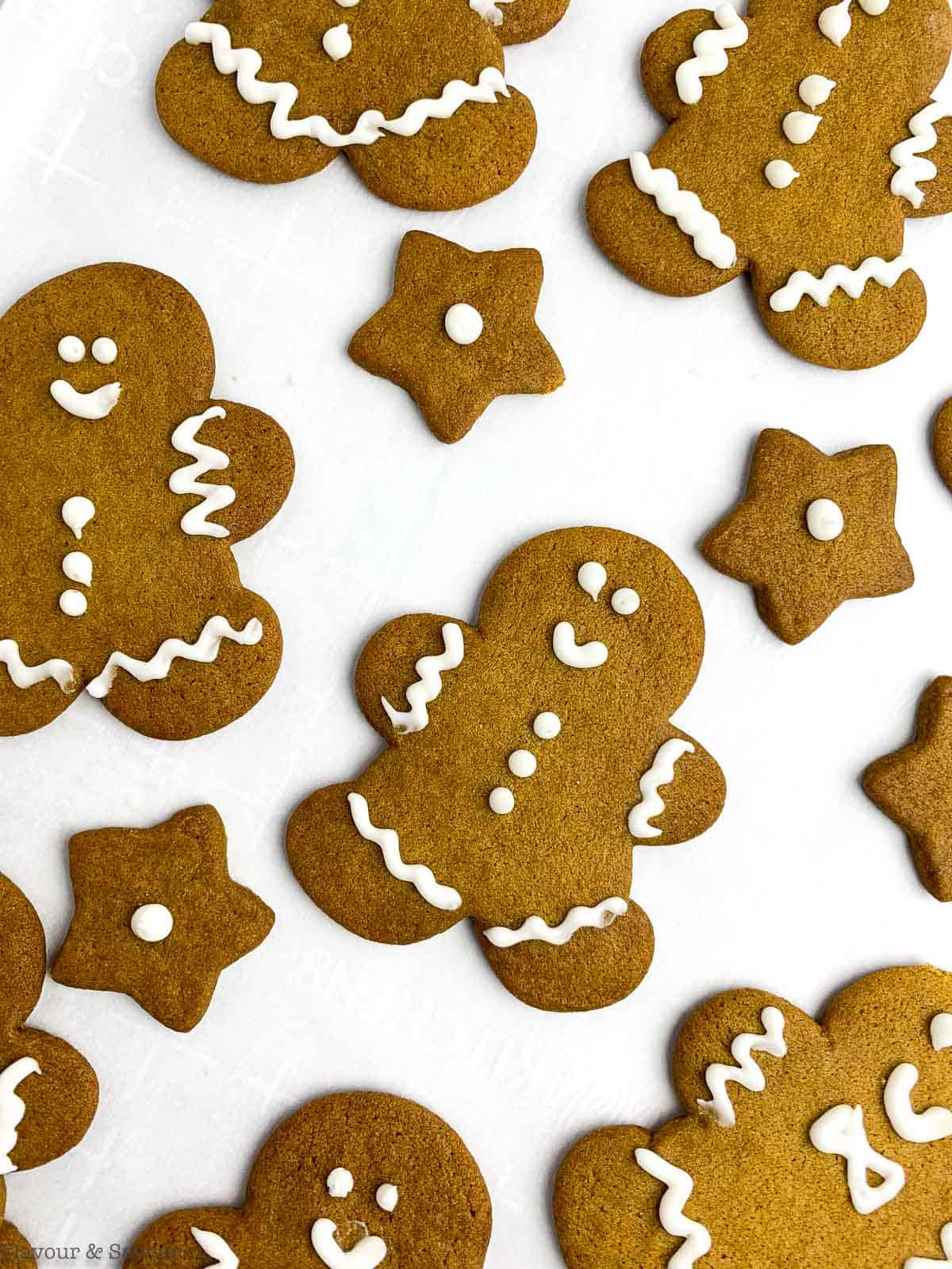 close up view of decorated gingerbread men