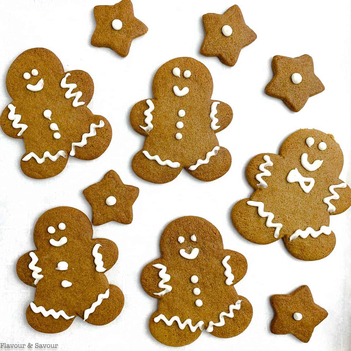 decorated gingerbread men and stars 