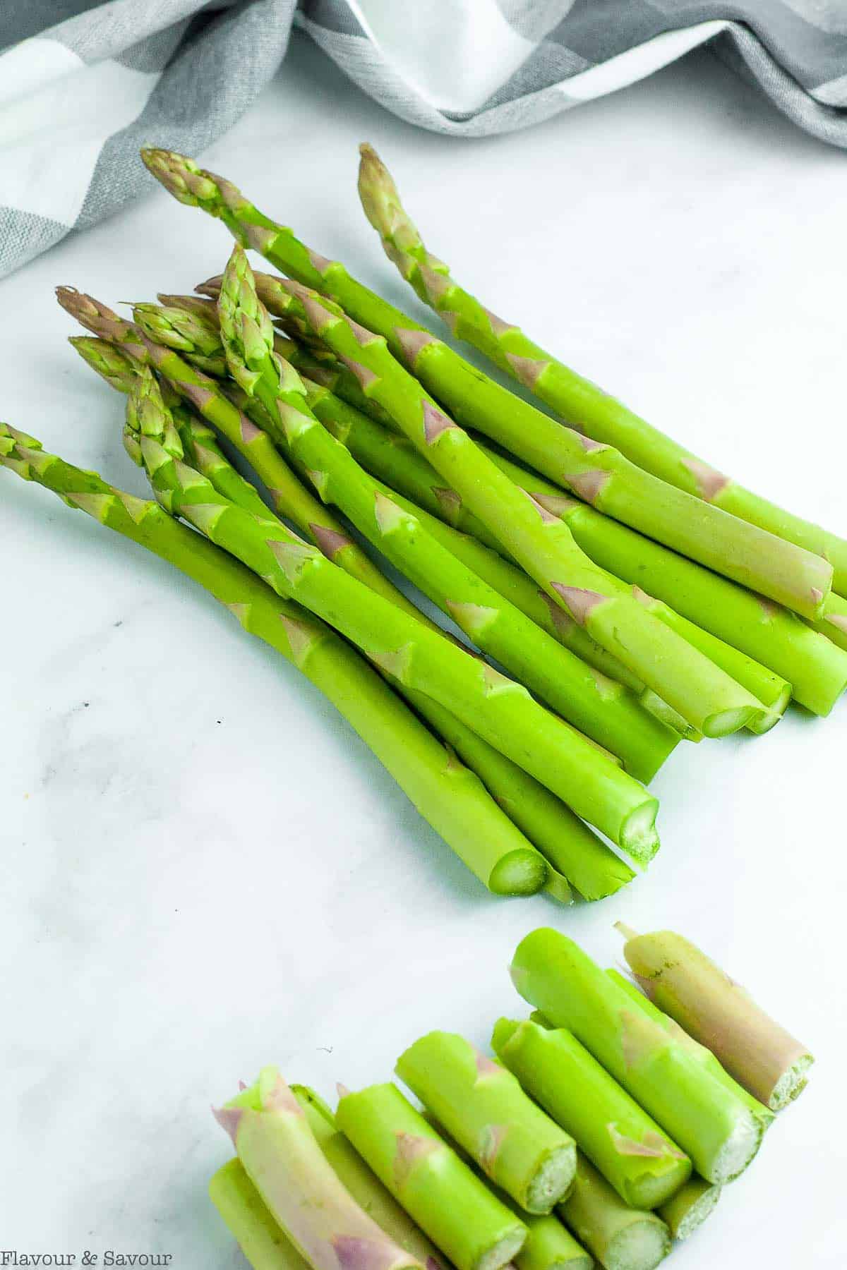 asparagus spears with woody ends removed