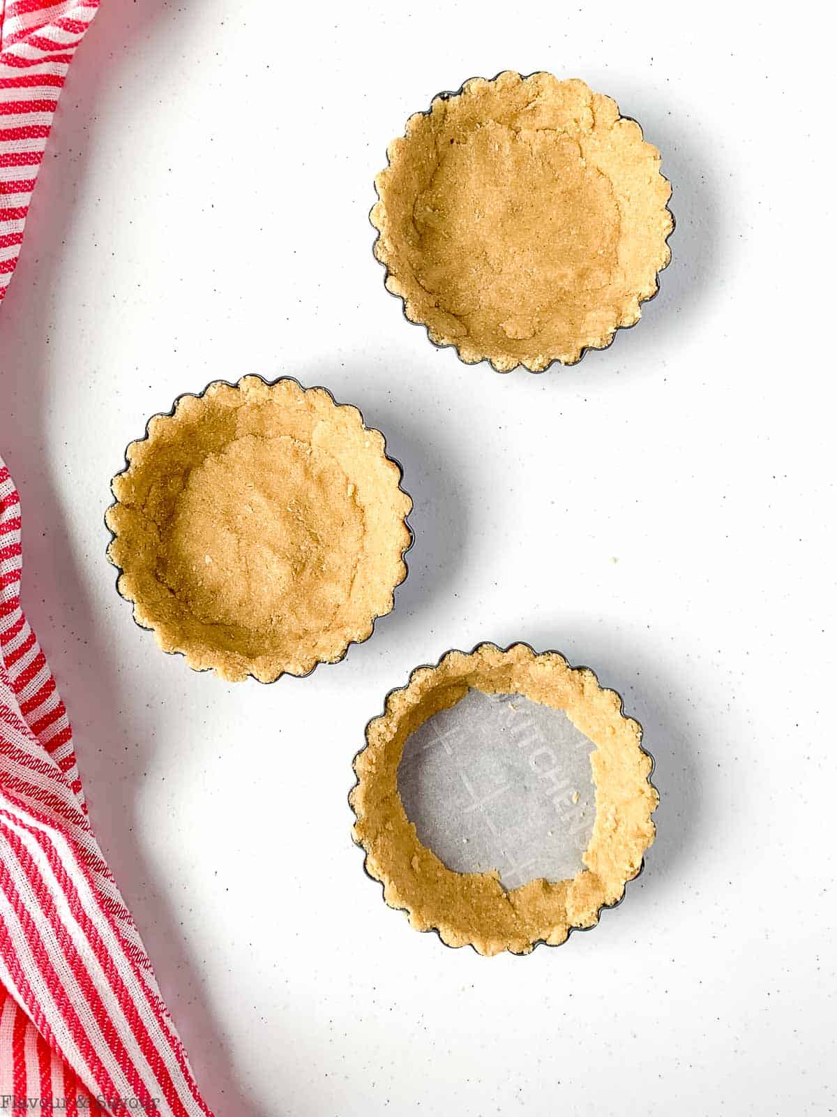 filling fluted tart shells with graham cracker crust