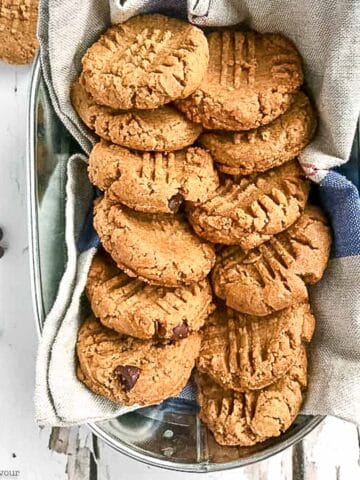 overhead view of 4-ingredient peanut butter cookies