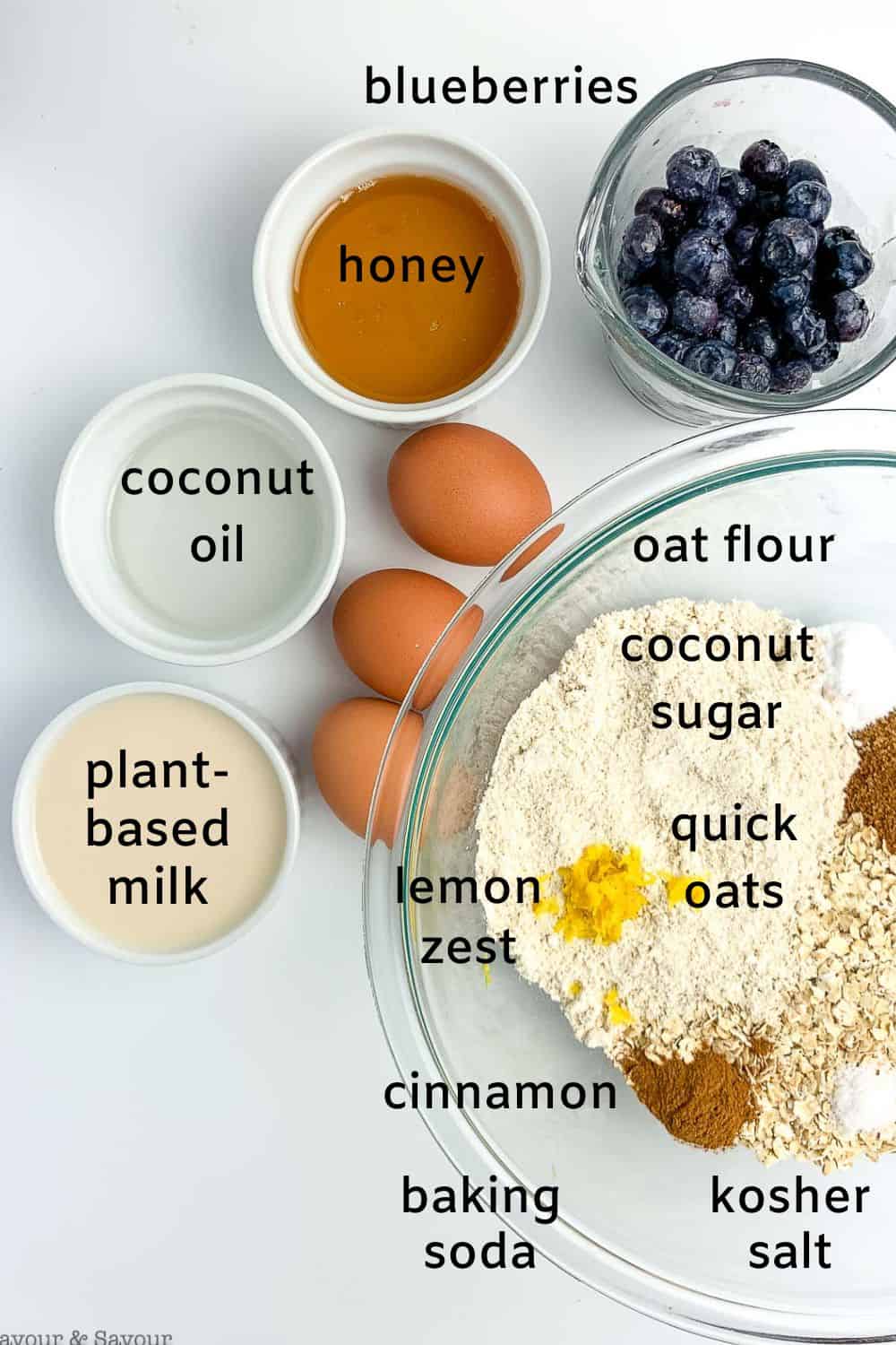Labelled ingredients for blueberry oatmeal breakfast bars.